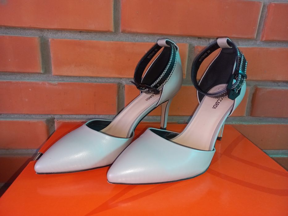 Туфли 5000тг 1рет киілген