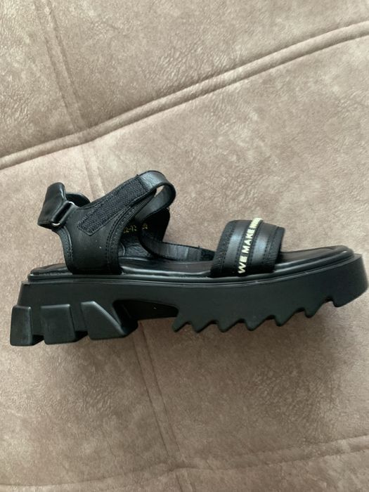 Обувь новая женская……..