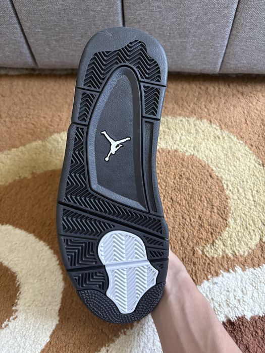 Jordan 4 White Thunder