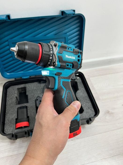 Шуруповерт фирмы Makita