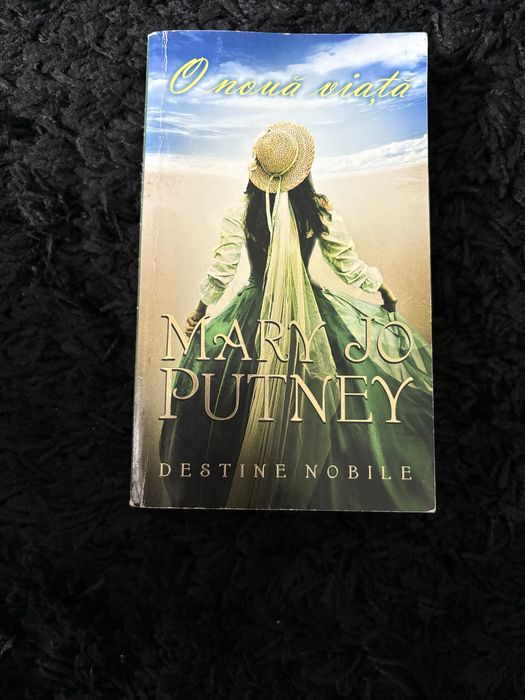 Set 4 carti  Iubire la suprapret ,Case de nebuni ,O noua viata si