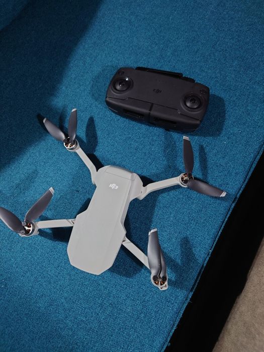 Drona DJi Mavic Mini cu Controller (recomanda) fara acumulator și accesorii.