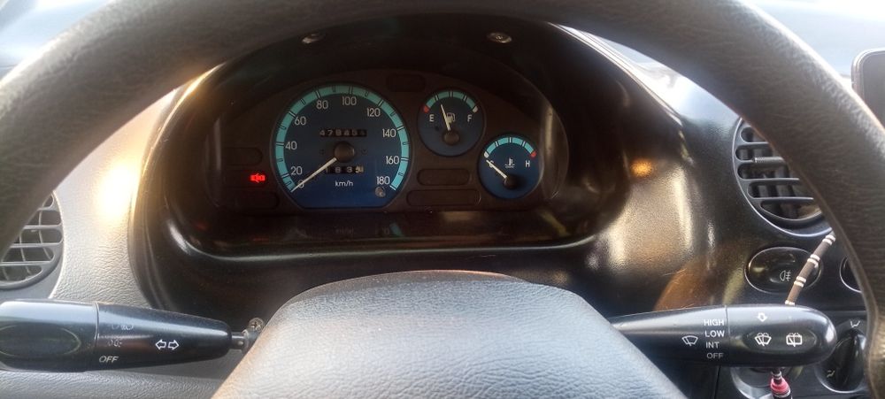 matiz moshinasi sotiladi