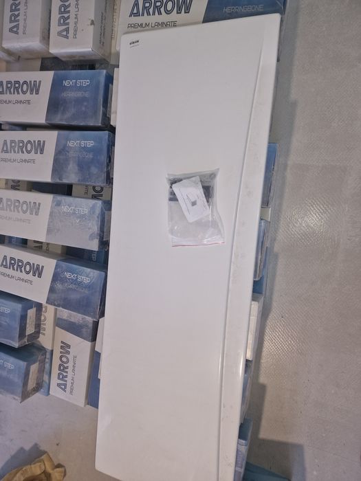 Продам экран (панель фронтальную) для акриловой ванны 180 см.