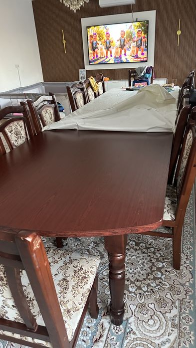 Продам стол гостинный