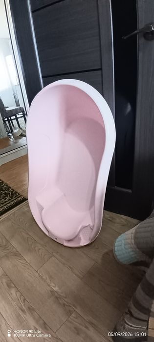 Отдам ванну розовую