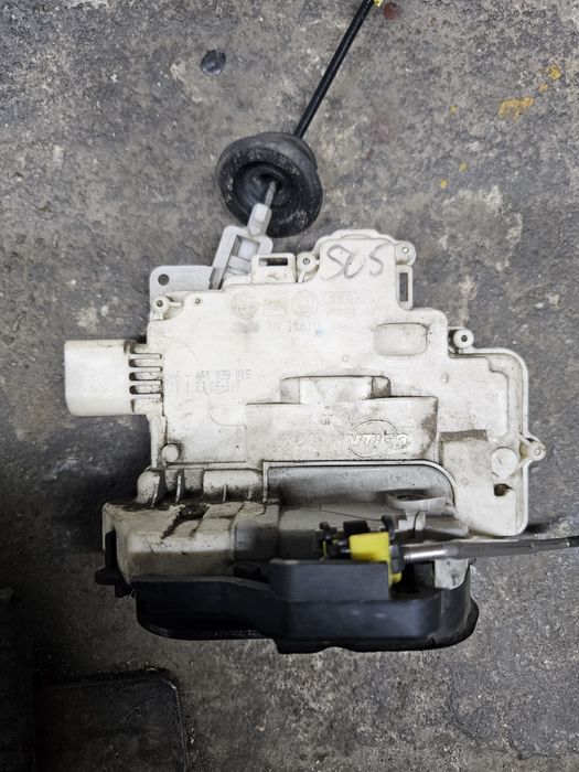 Брава Ауди a6 c6 4f двете предни и една задна