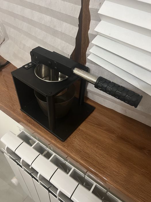 Продается соковыжималка