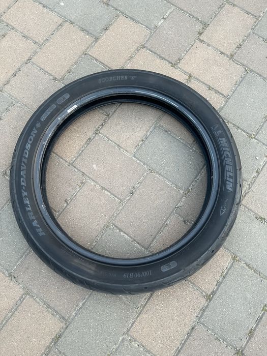 Vand 2 anvelope moto: 100 90 19 si 150 80 16