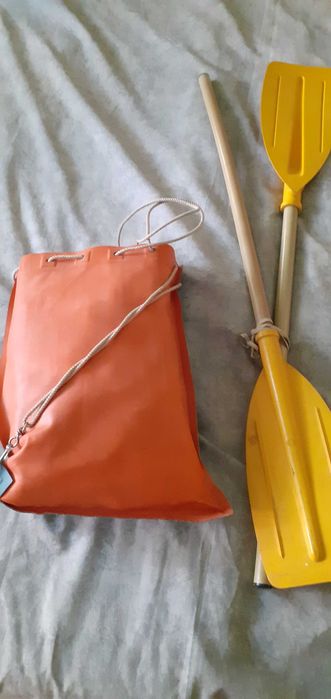 Vand rucsaci copii, saltele si colaci pentru inot