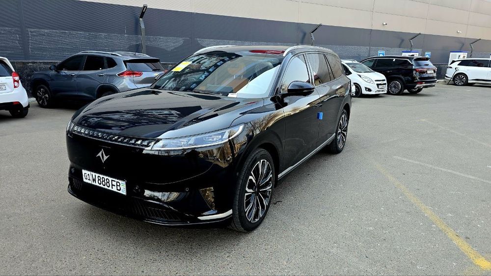 Dongfeng 008 restayling diskali 6 mesta gibrid 2025/2026 rang qora sa