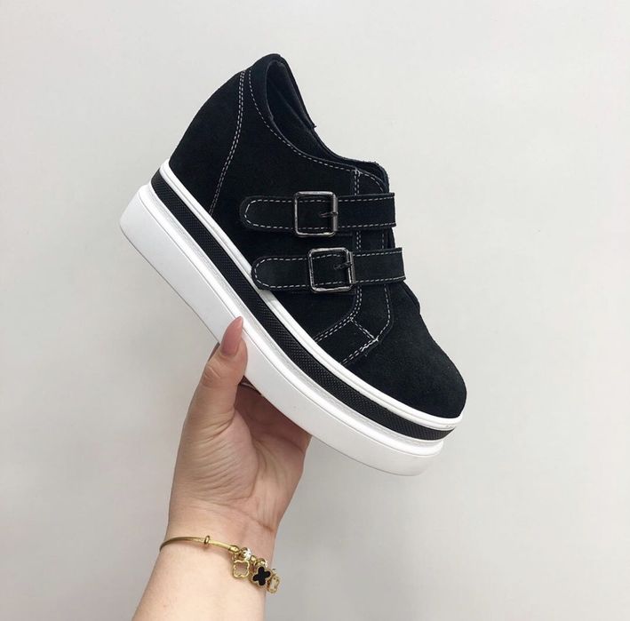 Продам новую обувь 35 размер