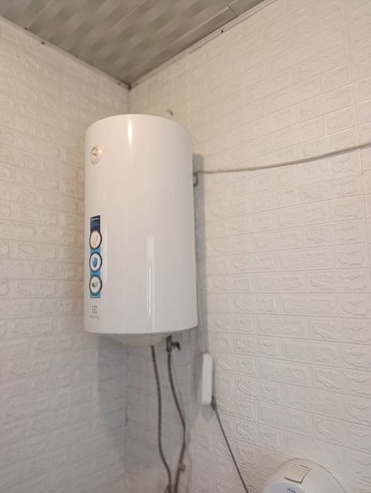 Стол деревянный, и боллер