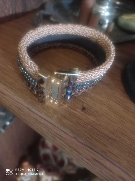 Ръчно изработена гривна