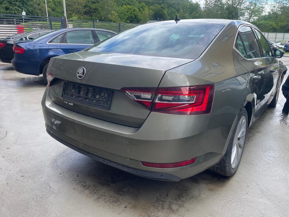 SKODA Superb 2016 — imagine 1