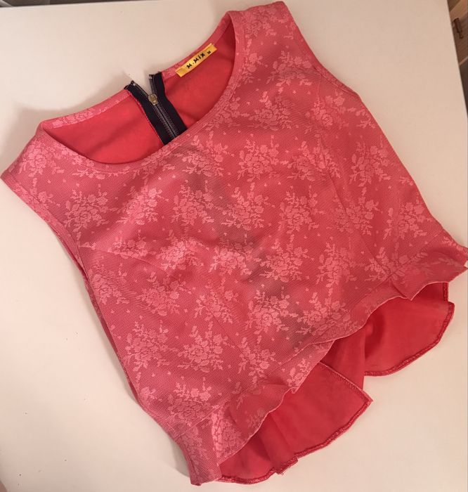 Топ с кружевными вставками