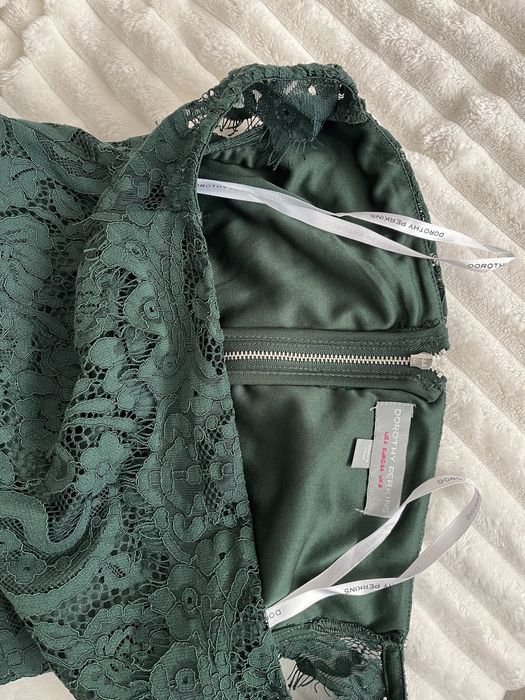 Дантелена вечерна рокля