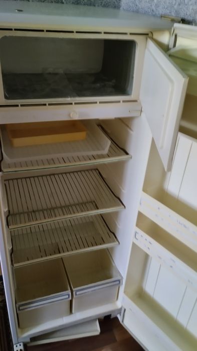 Продам холодильник советский