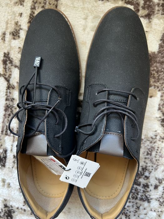 Чисто нови обувки Zara