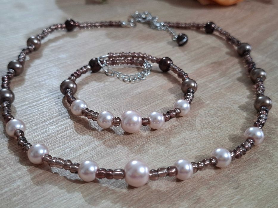 Комплекти колие + гривна със синтетични перли