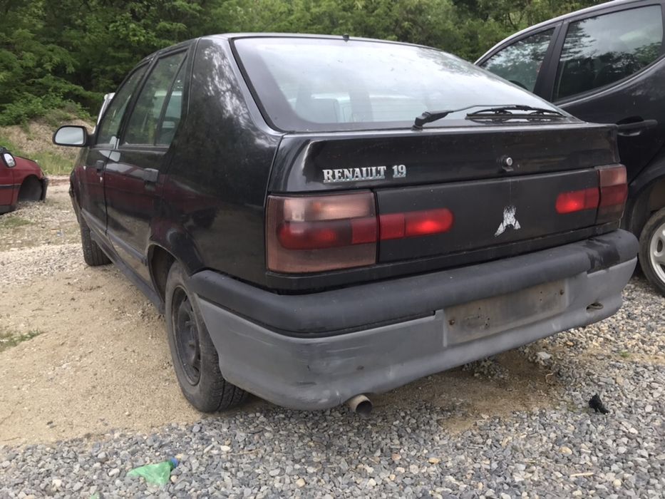 Renault 19 1.7 1992 На Части