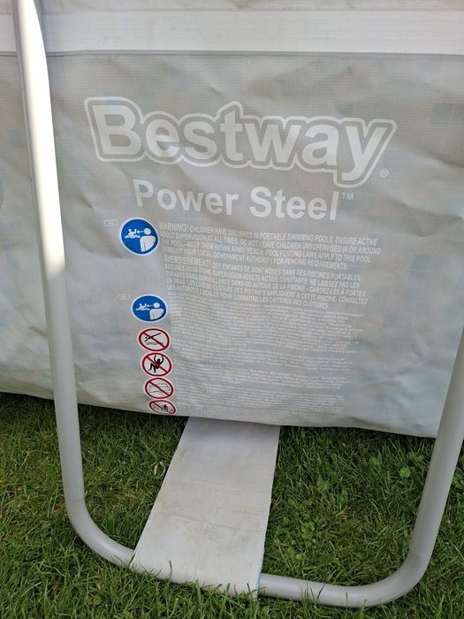 Piscină Bestway Power Steel 300x200x84 cm + pompă – stare bună