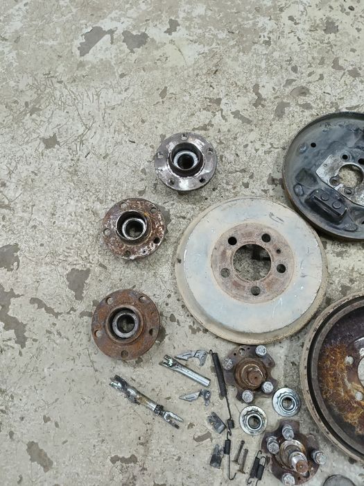 Запчасти на Поло 2015г. седан.