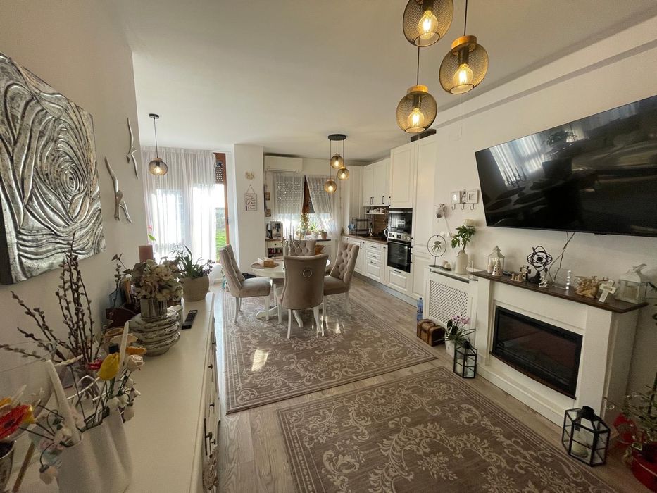 Proprietar, vând apartament 3 camere Torontal, vox