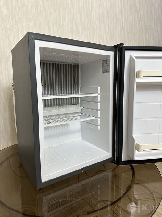 MiniBar Xolodilnik Vitrifrigo ITALIA