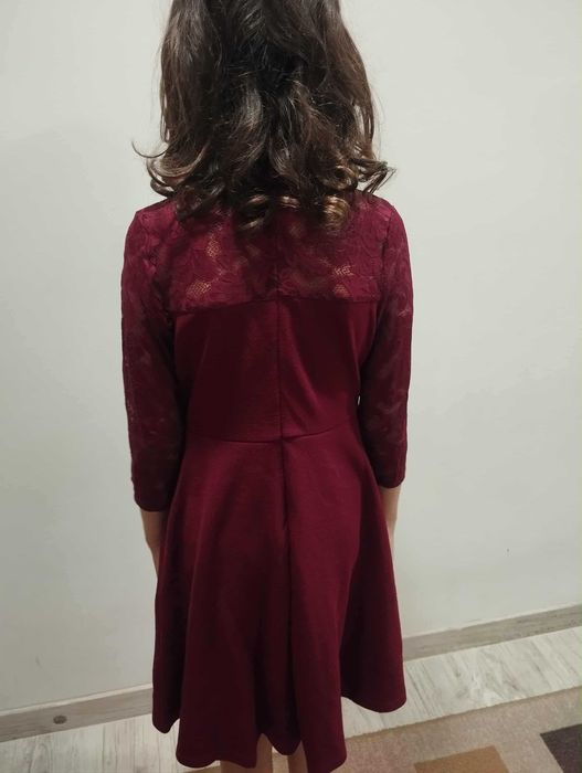 НОВА червена рокля