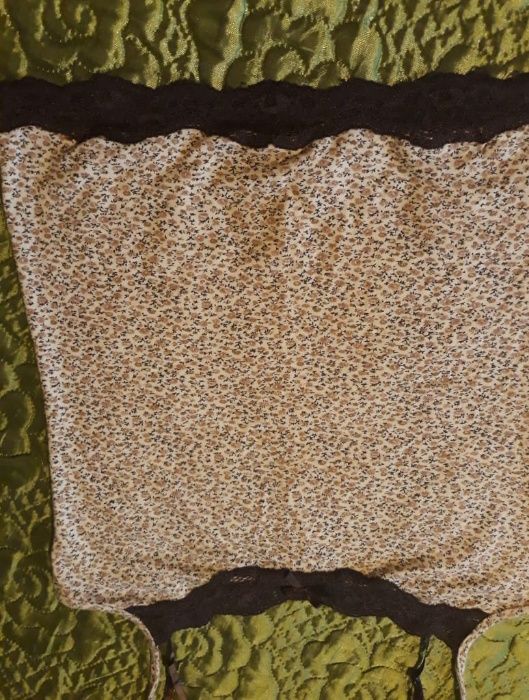 Копринен Лот-Тениски,Пола