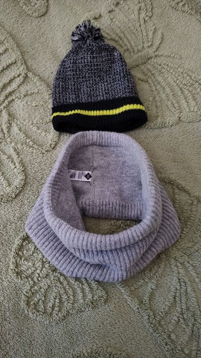 căciulă dublată polar+fular circular TEX ,nou