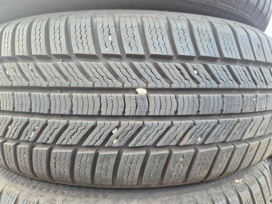 4 Anvelope de IARNA - 205/55/17 - Continental  CA UNELE NOI DOT 2023 !