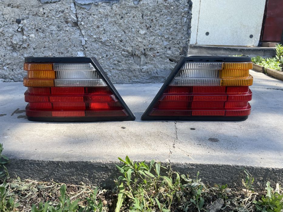 Продам задние фонари на W124 дорест