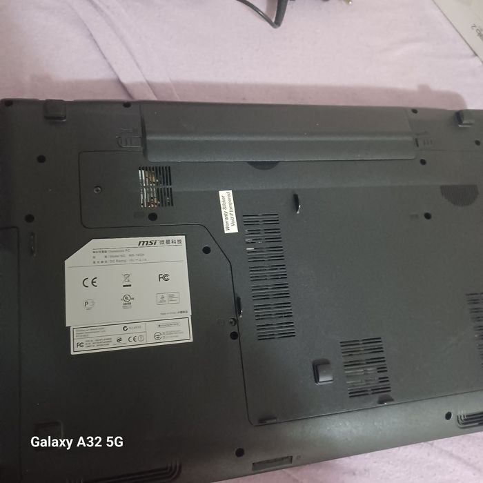 Продавам лаптоп MSI много запазен