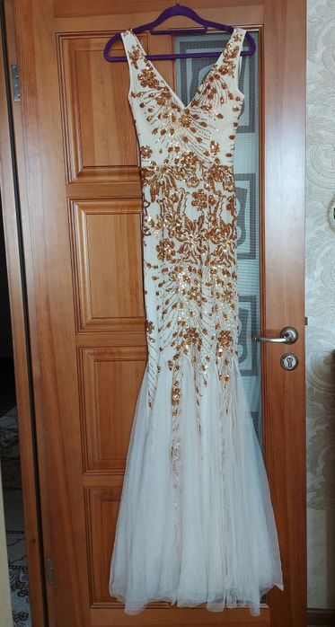 Вечернее платье рыбка. Размер 40-44.