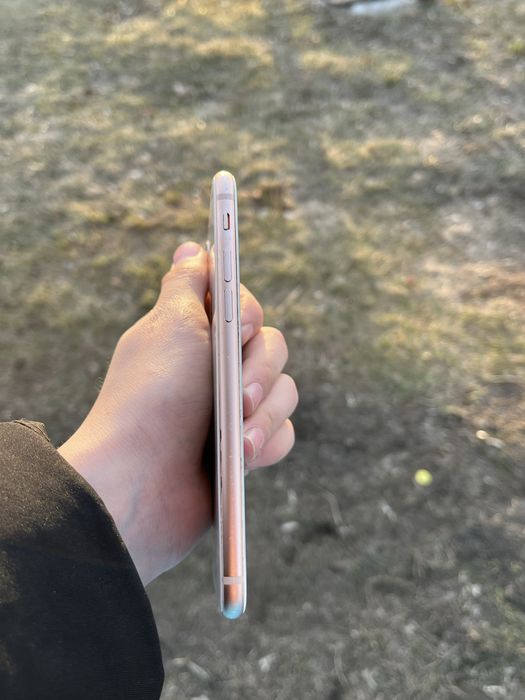 Айфон 8 64 гб золотт