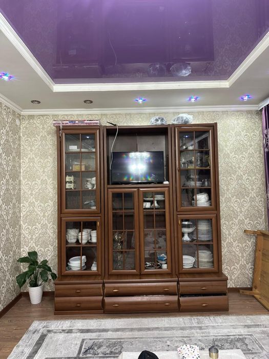 Продаю сервант для посуды