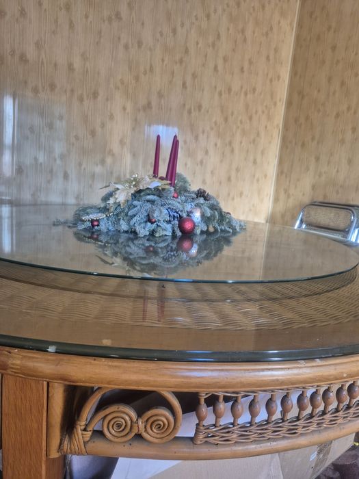 Стол ротанговый со стеклом