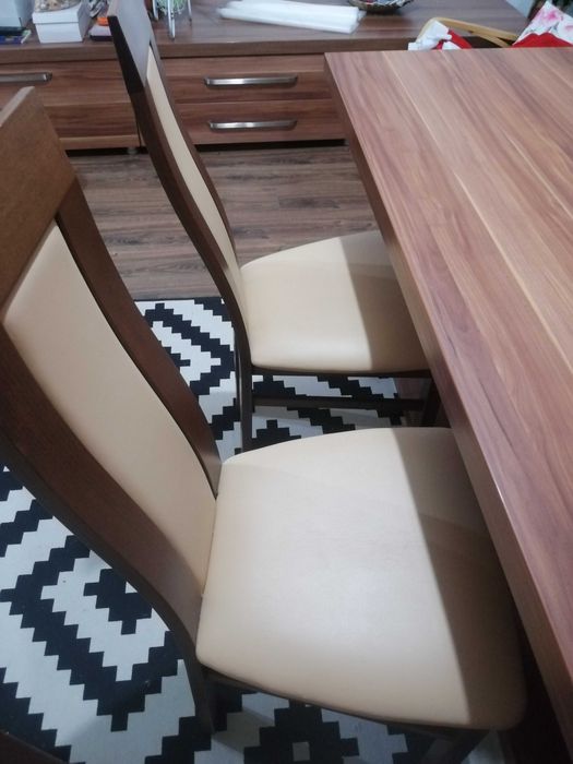 Masa dining extensibilă