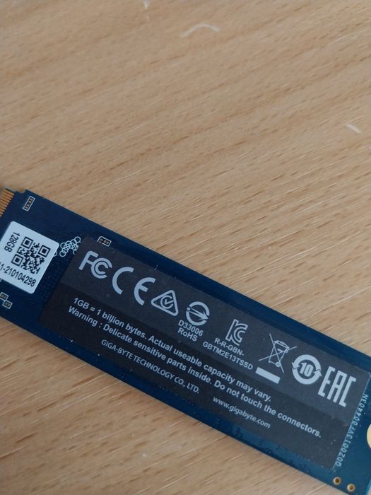 SSD , M2 , 180 GB cu WIndous 11 pe el