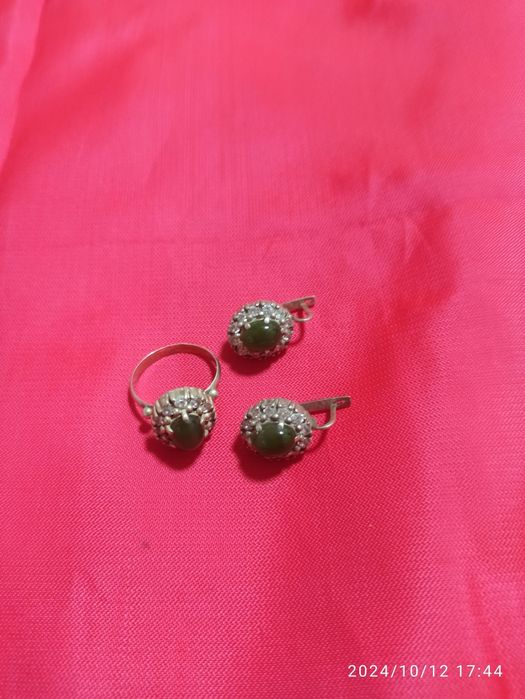 Комплект из серебра.Нефрит