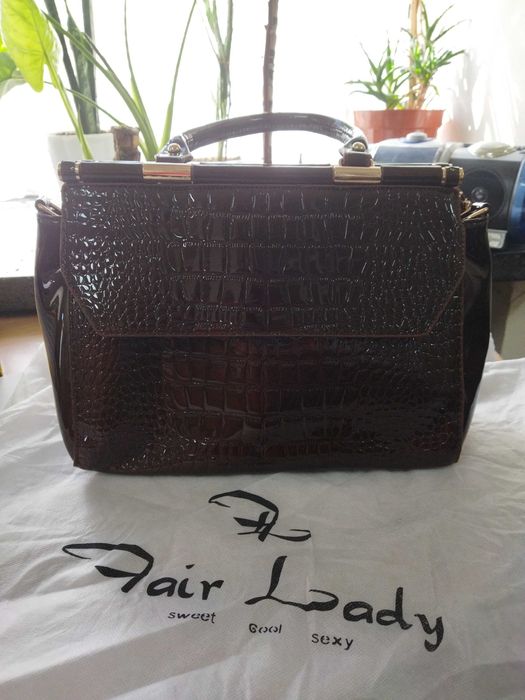 Продавам дамска чанта