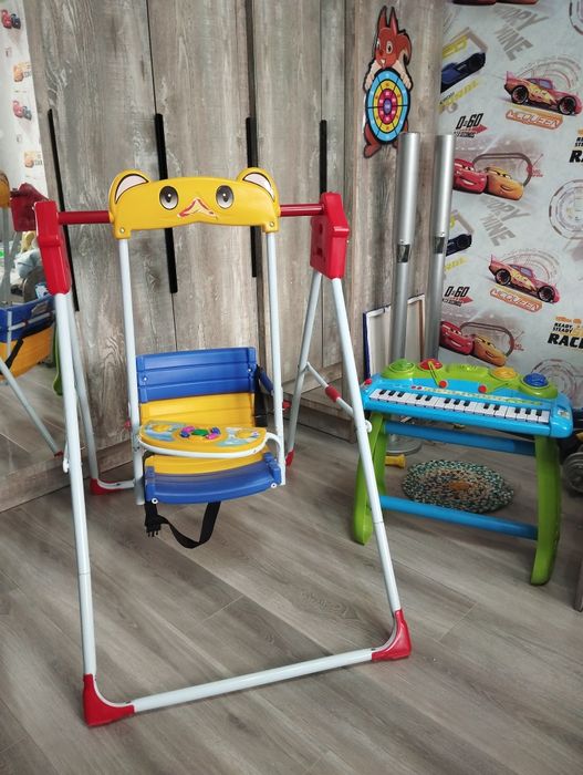 Продам качелю и пианино