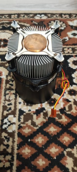 Продавам четириядрен комплект на s.775 с intel Q9550