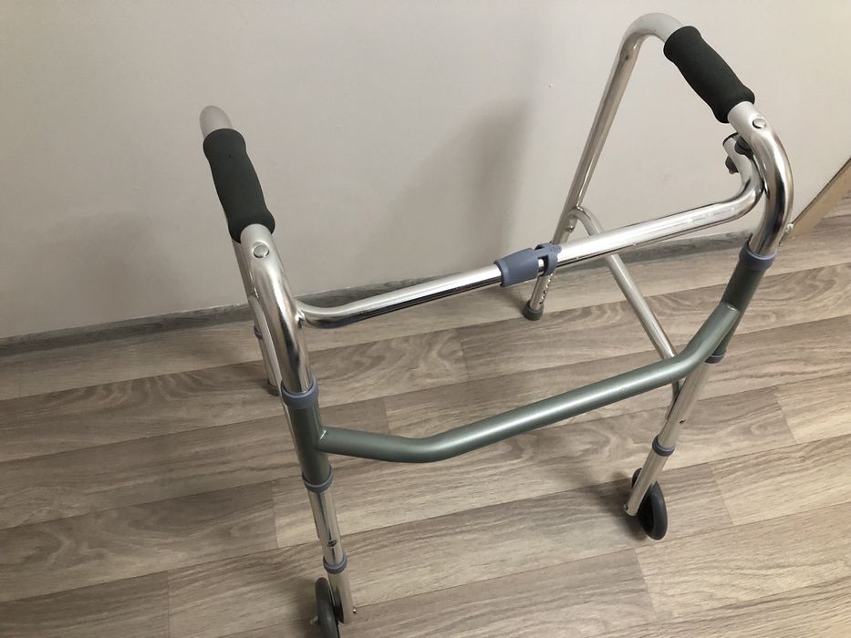 Ходунки на колесах