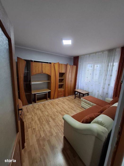 Apartament  de 3 camere, zona Orizont,potential excelent