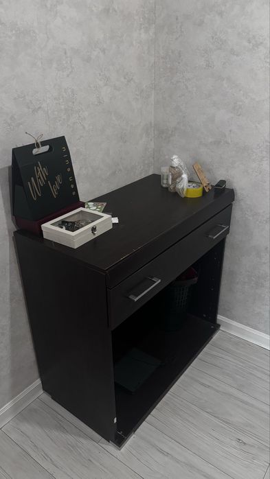 комод для макияжа дома