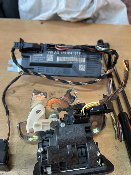 Пълен комплект за електрически багажник Audi A8 D4 4h Ауди А8