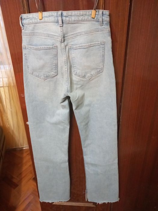 Бели карго дънки